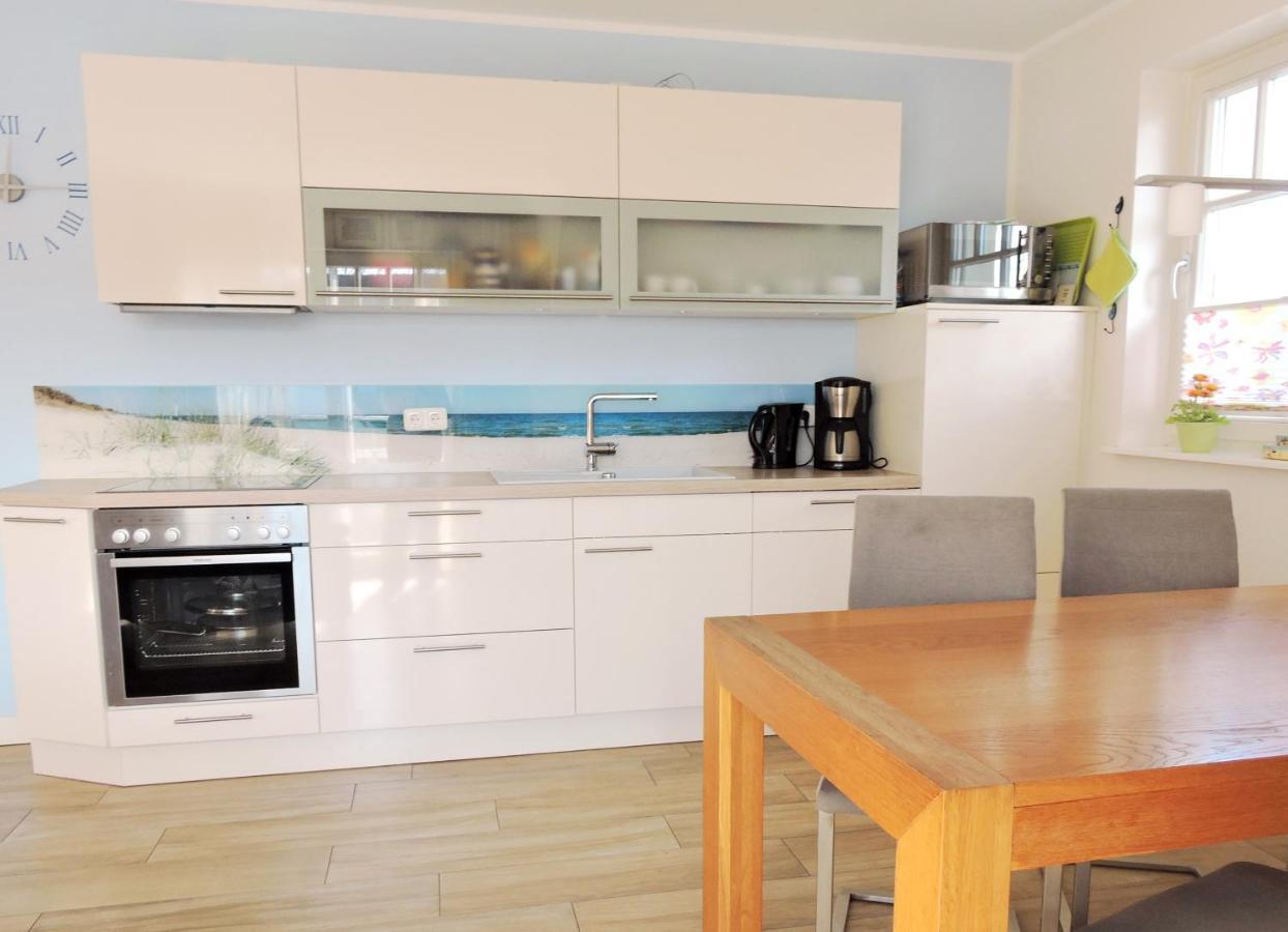 Neue Reihe 28 - Wohnung Wolke 7 Zingst Esterno foto