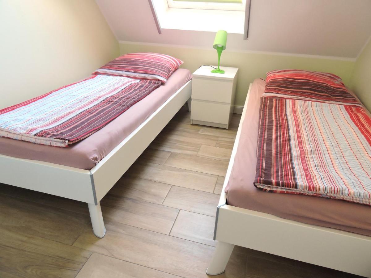 Neue Reihe 28 - Wohnung Wolke 7 Zingst Esterno foto