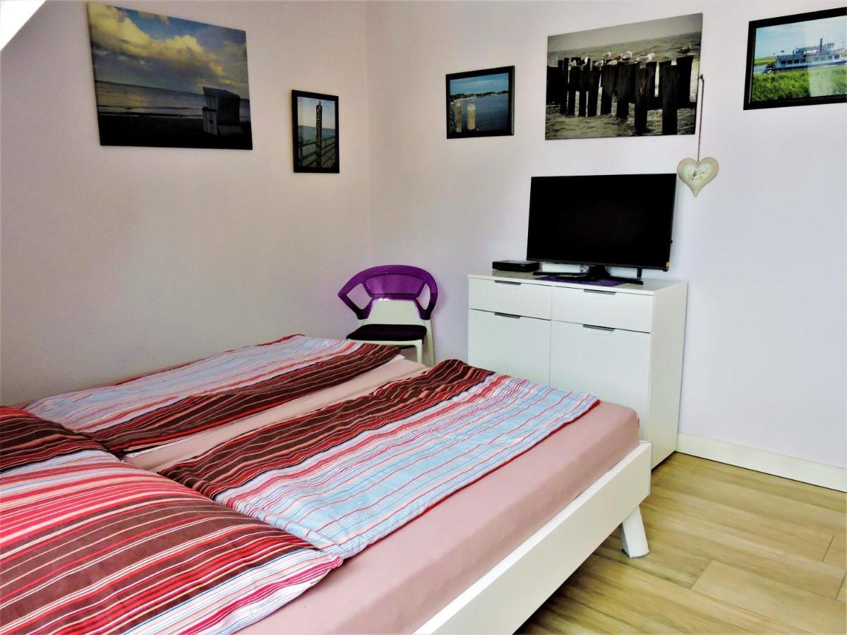 Neue Reihe 28 - Wohnung Wolke 7 Zingst Esterno foto